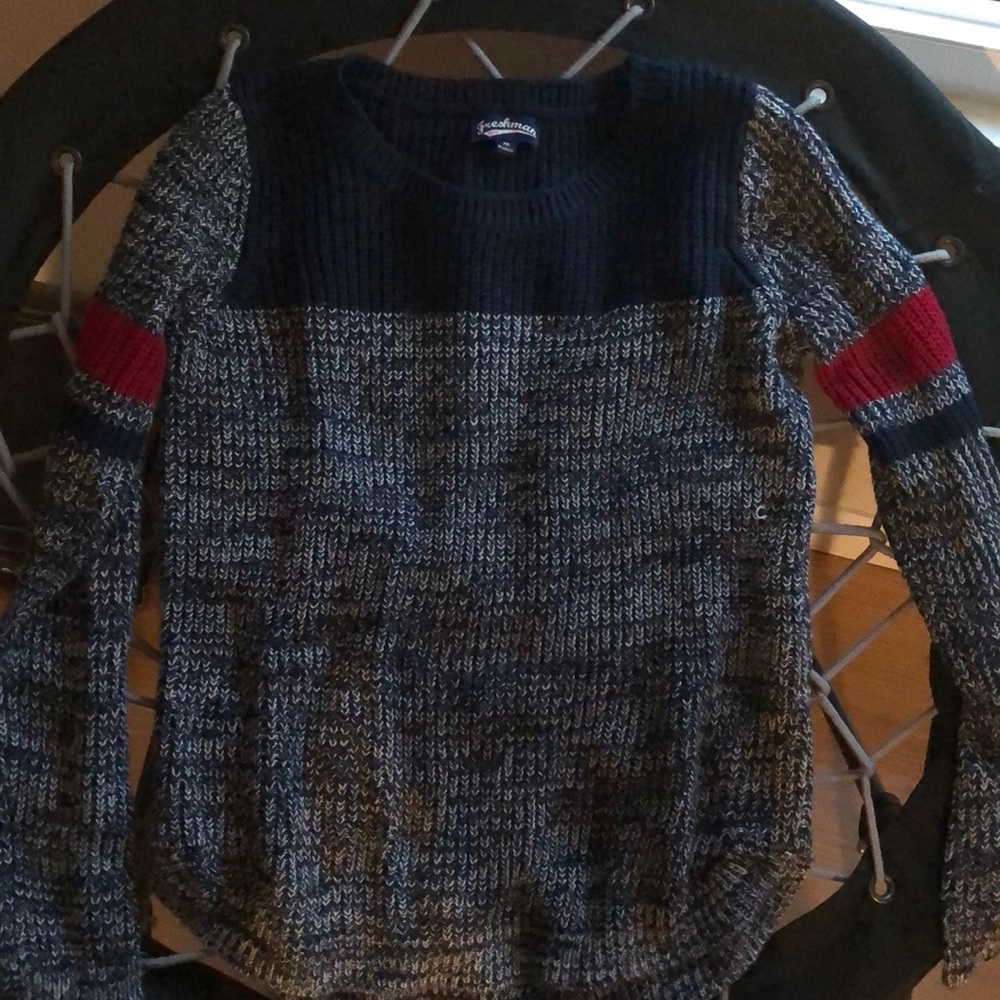 Sweater/shirt - Picture 2 of 5